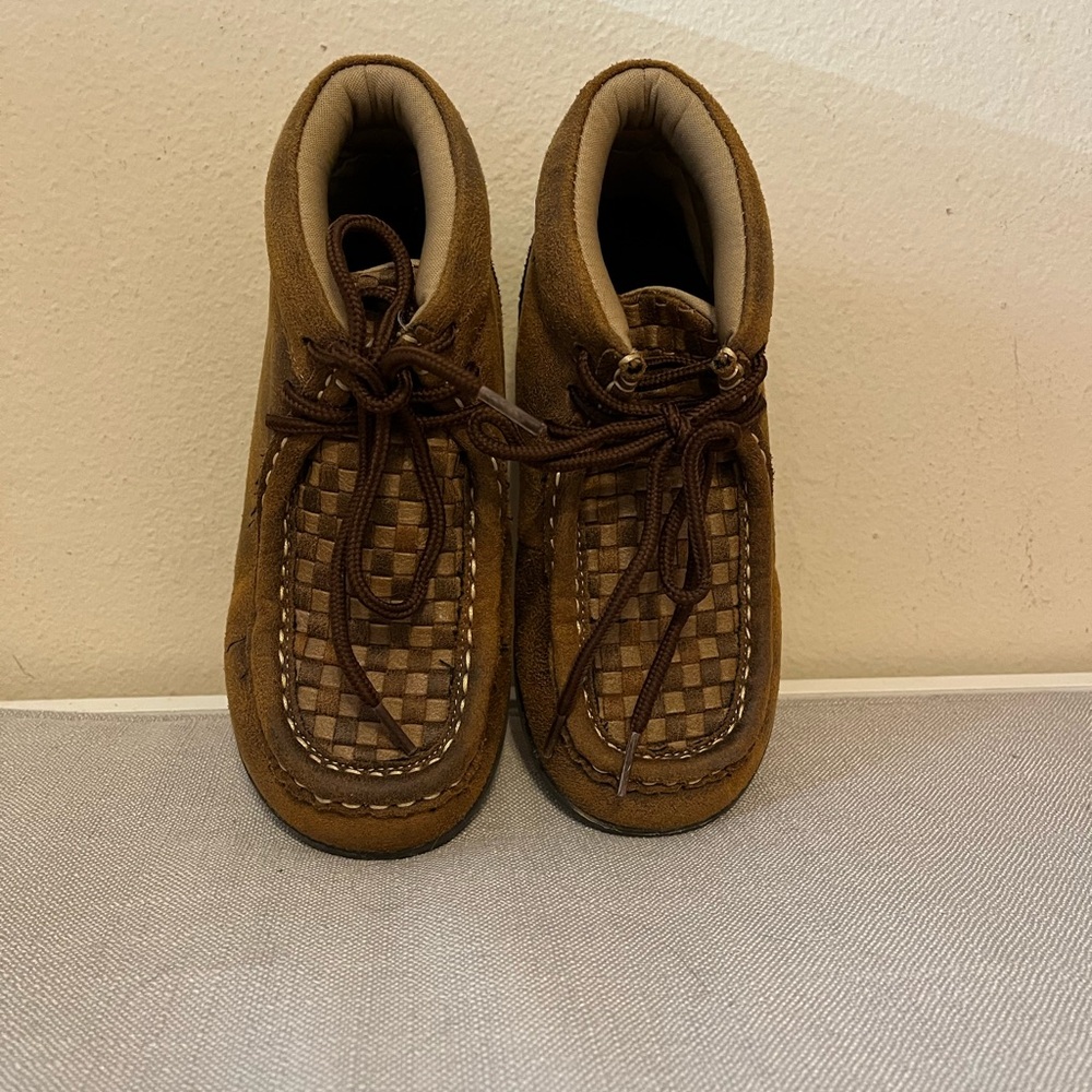 Kids Sz 12 twisted x moccasin boots Youth